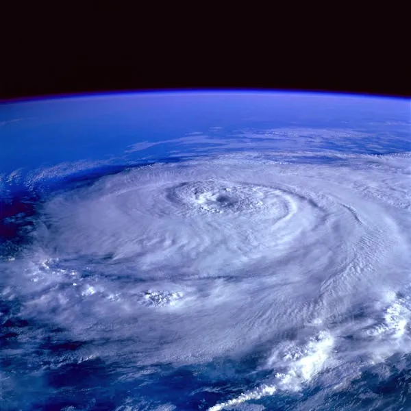 Como são escolhidos os nomes dos furacões e tufões